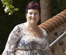 Đẻ 10 đứa con, bà mẹ đẻ thuê quyết định nghỉ hưu