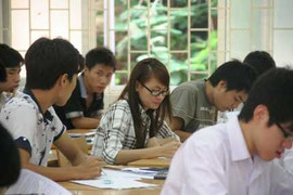 Môn Toán: 27 thí sinh và giám thị bị kỷ luật