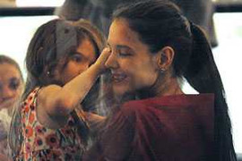 Tom Cruise lên án vợ 'lợi dụng báo chí'