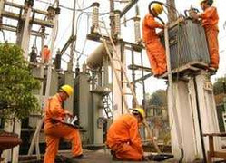 Tăng giá điện: Bộ Tài chính 'bênh' EVN?