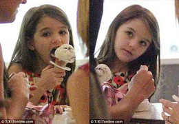 Bé Suri lần đầu xuất hiện sau tin bố mẹ ly hôn