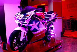 Ngắm mô tô 'siêu' tốc độ Ducati hiện diện tại Hà Nội