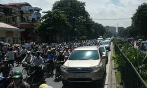 Hà Nội: Nhiều tuyến phố ùn tắc sau buổi thi chiều