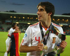 Góc Barca: Neymar, Van Persie hay Javier Martinez?