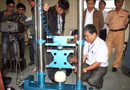 Tạm dừng thiết bị kiểm định mũ bảo hiểm lưu động