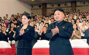 Video, ảnh: Người phụ nữ ‘bí ẩn’ bên cạnh Kim Jong-Un