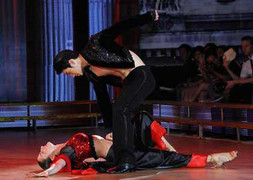 Không áp lực vì đẻ sau 'Bước nhảy hoàn vũ'