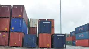 Yêu cầu 'trục xuất' 130 tấn 'rác' ô nhiễm ra khỏi VN