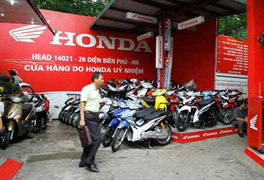 Xe máy hét giá vì... ế