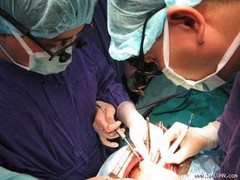 Cấp cứu bệnh nhân bị dao đâm thấu tim