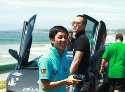 Công ty 'bết bát', Cường Đô la tăng đi sự kiện, khoe xe