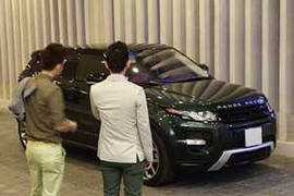 Xem chi tiết mẫu xe đã 'đánh gục' Hồ Ngọc Hà