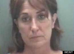 'Mời' học trò uống rượu, cô giáo bị cảnh sát bắt