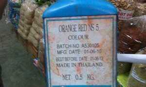 Thịt bò từ lợn sề, nước tẩy bồn cầu, hóa chất độc hại