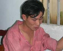 Trao thân cho khách trọ, bà chủ bị quay clip tống tiền