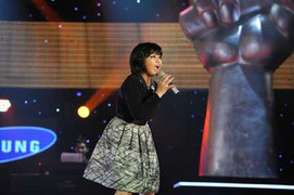 The Voice Vietnam: 4 HLV tranh giành cô bé 20 tuổi