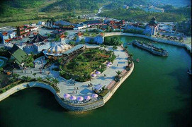 Chiêu 'dụ' khách sốc: Mặc váy dưới 38cm,giảm 50% giá vé