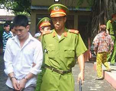 Làm bạn gái vị thành niên có thai trả giá 14 năm tù