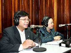 'Cửa sổ tình yêu': Người cũ rủ đi ôn lại kỉ niệm