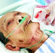 Tranh nhau căn nhà, 6 đứa con bỏ mặc cha già nằm viện