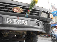 Xe tải cán chết người, tài xế bỏ chạy