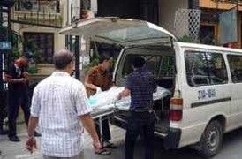 Hai cha con chết thảm trên tầng thượng nhà riêng