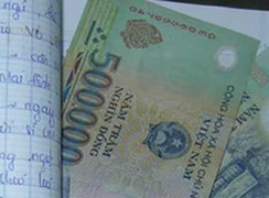 Kỷ luật phó chủ tịch xã 'cuỗm' tiền của nữ cán bộ