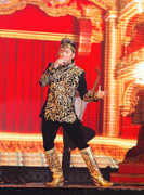 Xem cảnh Đàm Vĩnh Hưng làm vua