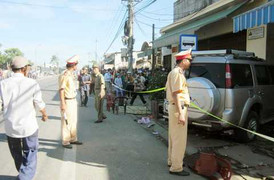 Ôtô đâm chết 7 người tại quán ăn chạy gần 100 km/h