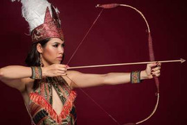 Hoàng My diện trang phục Âu Lạc chinh chiến Miss World