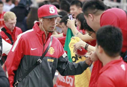 MU đặt chân tới Thượng Hải, chuẩn bị đụng Drogba