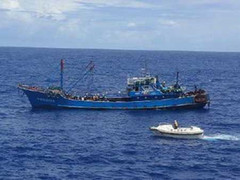 Philippines tố Trung Quốc vũ trang hóa ngư dân