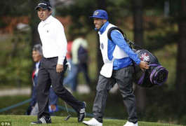 Nghỉ hè nhàn rỗi, Tevez ra sân golf học nghề