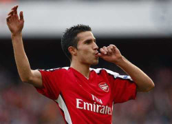 Van Persie phải quyết tương lai trước 18/8