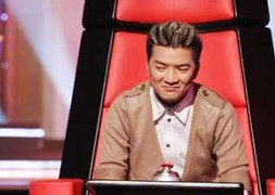 The Voice Vietnam: Mr Đàm dùng kim cương dụ thí sinh