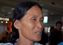 Chờ con về từ tay cướp biển, tim mẹ như bị thiêu đốt