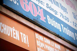 Hàng loạt bác sĩ Trung Quốc 'thoát hiểm'