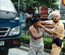 CSGT hành hung tài xế giữa phố bị cảnh cáo