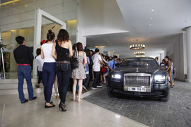 Mỹ Tâm, Dũng khùng 'cưỡi' Rolls-Royce tại VietNam idol