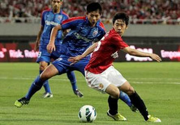 Kagawa tỏa sáng ở Trung Quốc, MU rinh cúp đầu hè