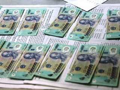 Bắt hai kẻ vận chuyển 300 triệu tiền giả