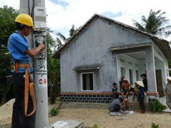 VTC News vào cuộc, thôn ‘nghèo toàn tập’ hết thèm điện