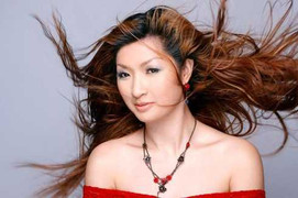 Hồng Nhung: 'Mẹ bạc đầu vì scandal ảnh nóng của tôi'