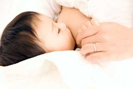 Sữa mẹ chứa trên 100 thành phần mà sữa hộp không thể có