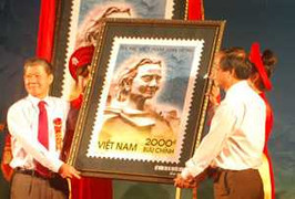 Ra mắt bộ tem 'Mẹ Việt Nam anh hùng'