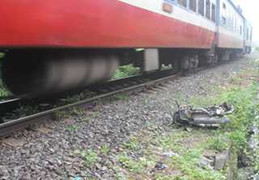 Tàu hỏa đâm trực diện một nam thanh niên