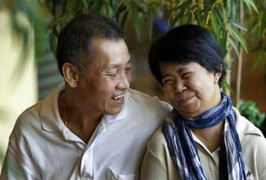 Cảm động chồng hiến thận cứu vợ già vì yêu