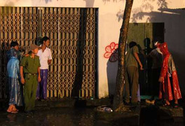 Trăm người vây bắt nghi can hại chết bé gái 4 tuổi