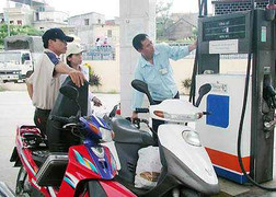 Bộ Tài chính: Xăng tăng là do doanh nghiệp quyết