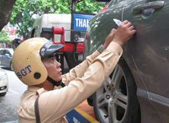 Tổng kiểm tra xử lý phương tiện đi sai giờ, vào phố cấm